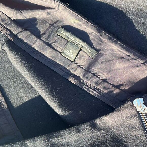 Banana Republic Black Skirt - Picture 4 of 7